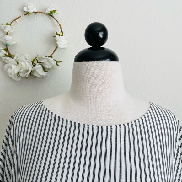 Max Studio Tie-Front Short Sleeve Top/Tunic - Picture 4 of 13